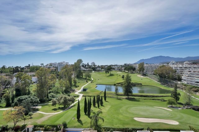 2 bedroom Penthouse for sale in Guadalmina Alta, Marbella with garage - € 565,000 (Ref: 10020393)