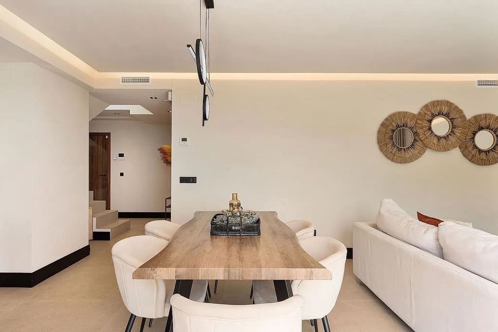 3 soverom Penthouse til salgs i Nueva Andalucia med svømmebasseng garasje - € 1 330 000 (Ref: 10020395)