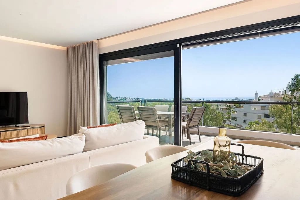 3 soverom Penthouse til salgs i Nueva Andalucia med svømmebasseng garasje - € 1 330 000 (Ref: 10020395)