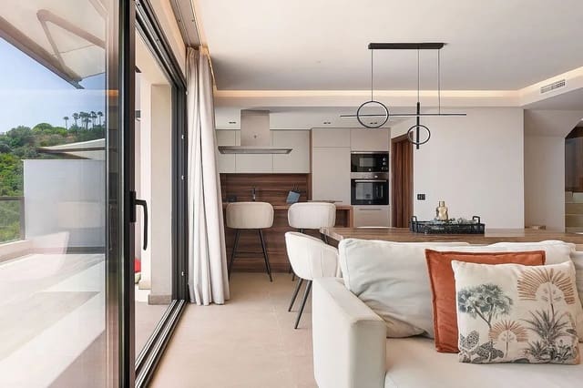 3 soverom Penthouse til salgs i Nueva Andalucia, Marbella med svømmebasseng garasje - € 1 330 000 (Ref: 10020395)