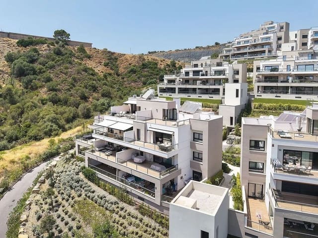 3 soverom Penthouse til salgs i Nueva Andalucia, Marbella med svømmebasseng garasje - € 1 330 000 (Ref: 10020395)