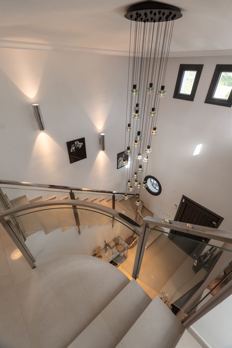 5 bedroom Villa for sale in Marbella with pool garage - € 3,350,000 (Ref: 10025362)