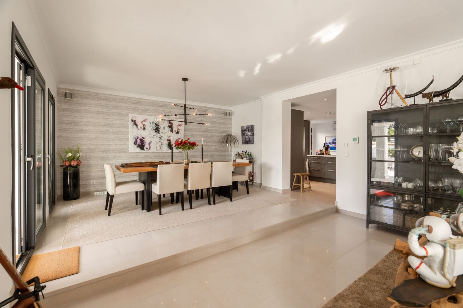 5 bedroom Villa for sale in Marbella with pool garage - € 3,350,000 (Ref: 10025362)