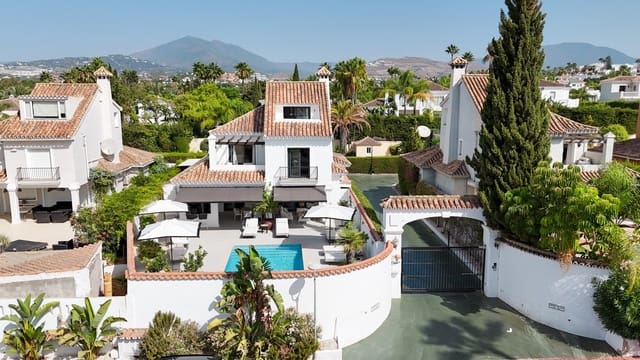 5 bedroom Villa for sale in Marbella with pool garage - € 3,350,000 (Ref: 10025362)