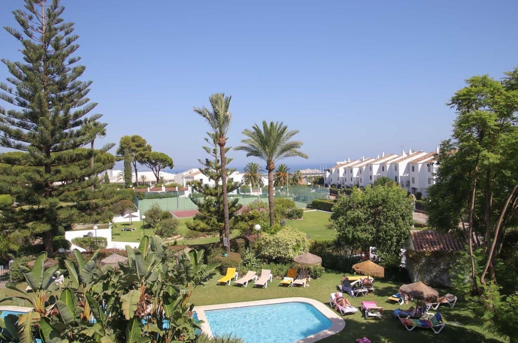 2 sovrum Lägenhet till salu i Marbella med pool garage - 769 000 € (Ref: 10025363)