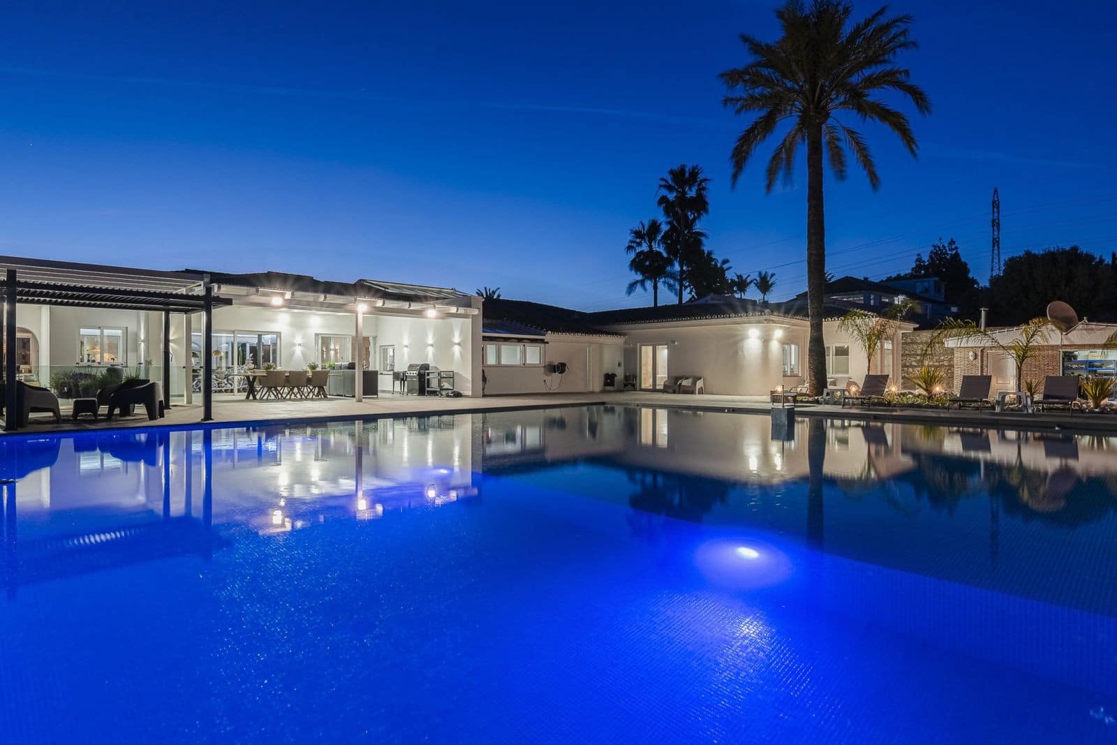 7 bedroom Villa for sale in Marbella with pool garage - € 4,200,000 (Ref: 10025364)