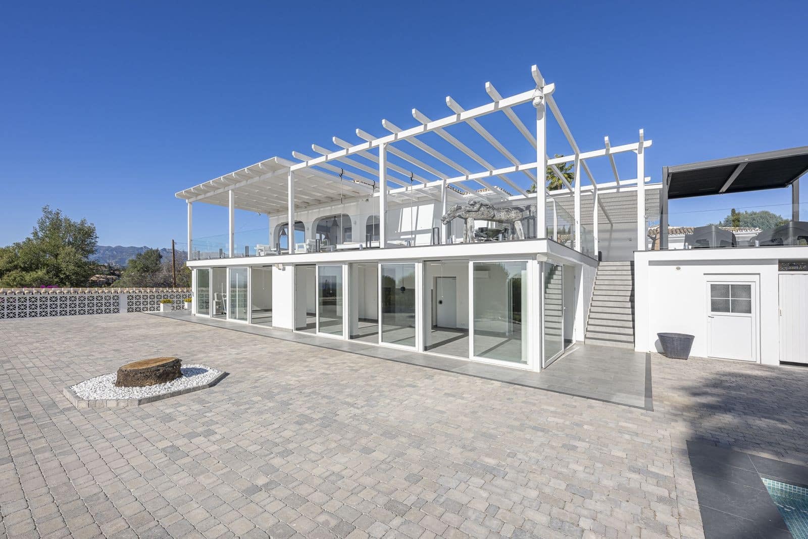 7 bedroom Villa for sale in Marbella with pool garage - € 4,200,000 (Ref: 10025364)
