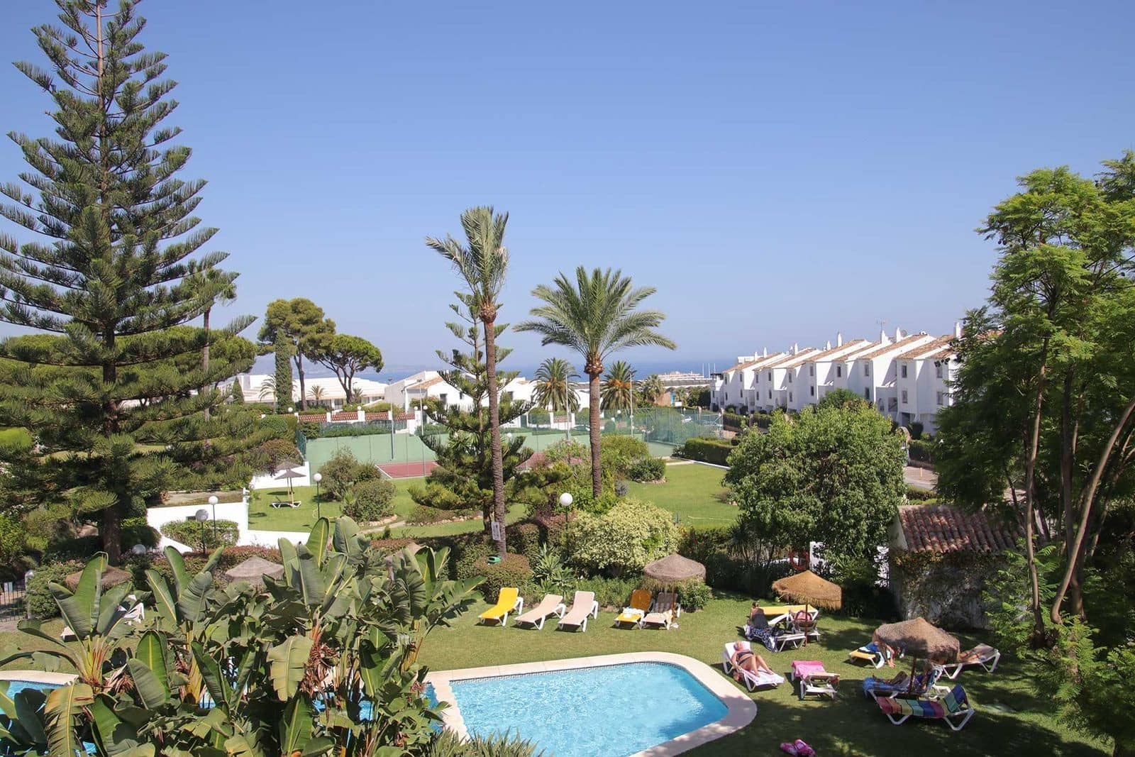 2 soveværelse Lejlighed til salg i Nueva Andalucia med swimmingpool - € 769.999 (Ref: 10025365)