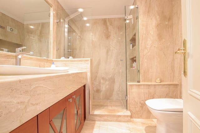 2 soveværelse Lejlighed til salg i Nueva Andalucia, Marbella med swimmingpool - € 769.999 (Ref: 10025365)