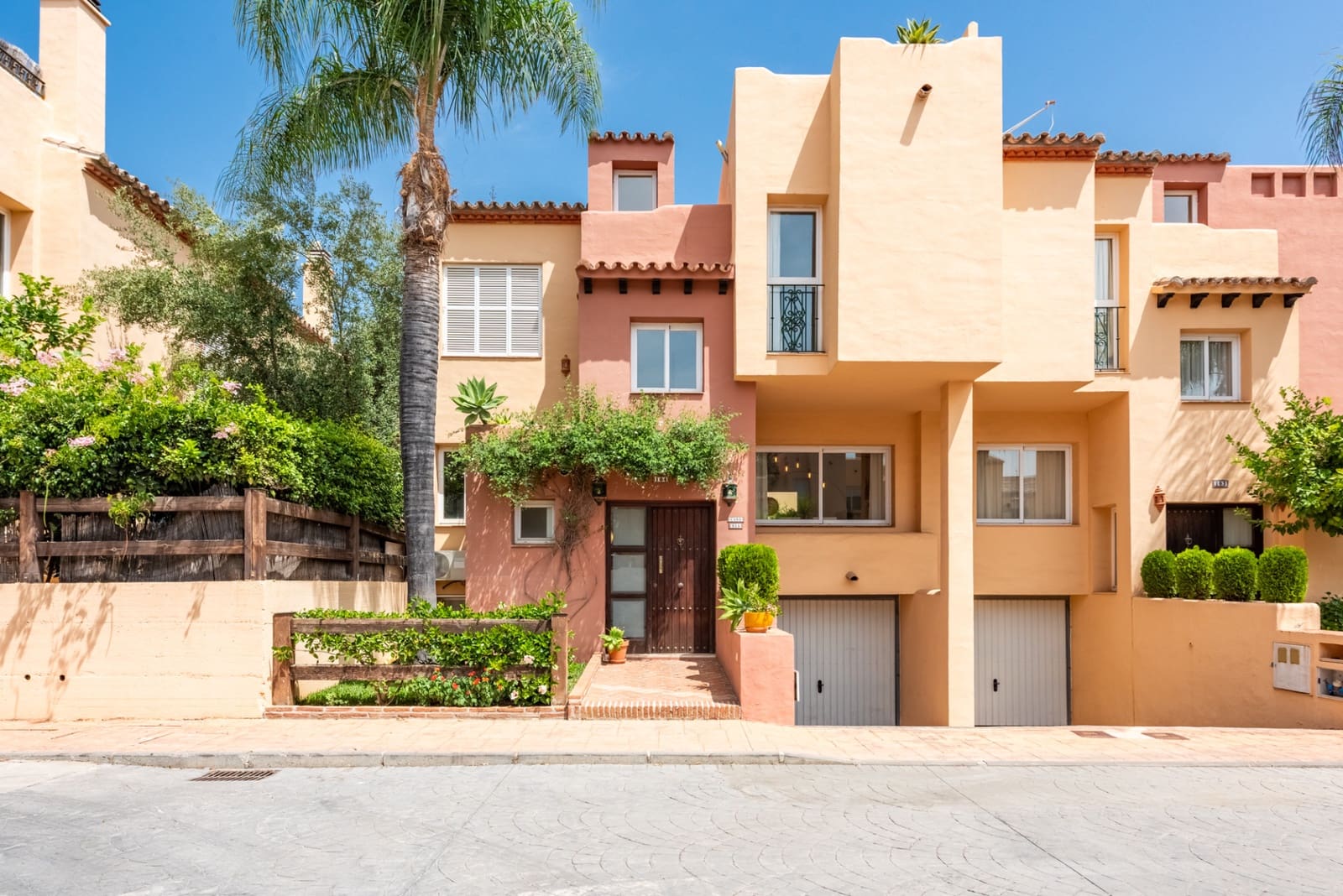 4 sypialnia Dom blizniak na sprzedaż w Marbella z basenem garażem - 495 000 € (Ref: 10026981)