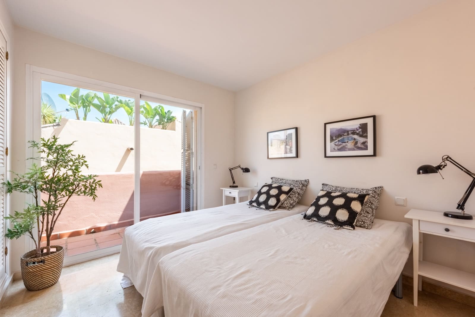 4 sypialnia Dom blizniak na sprzedaż w Marbella z basenem garażem - 495 000 € (Ref: 10026981)