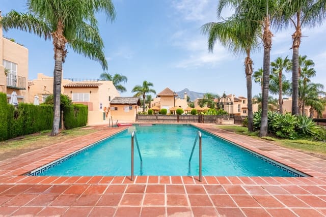 4 bedroom Semi-detached Villa for sale in Marbella with pool garage - € 495,000 (Ref: 10026981)