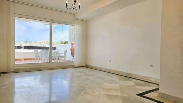 2 bedroom Apartment for sale in Nueva Andalucia, Marbella with pool garage - € 599,000 (Ref: 10030214)