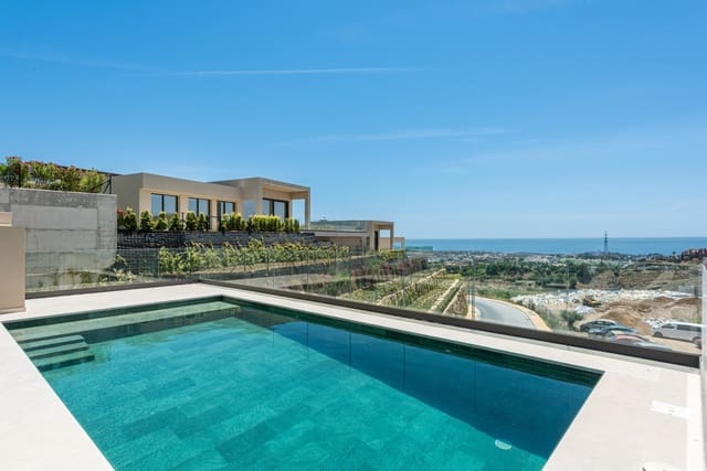 3 bedroom Villa for sale in Benahavís with pool garage - € 2,350,000 (Ref: 10031657)