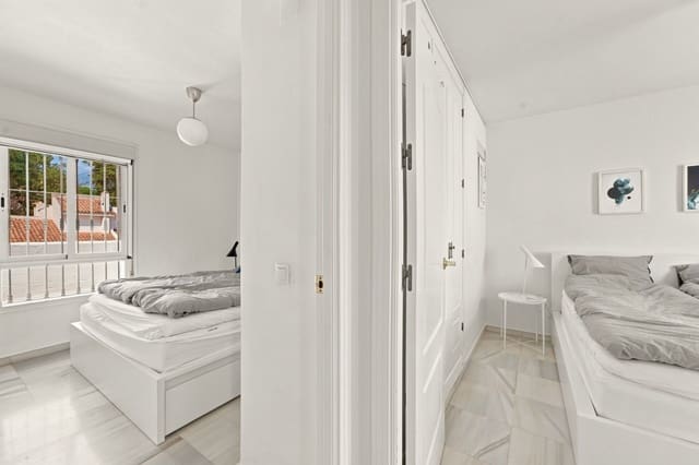 2 chambre Penthouse à vendre à Nueva Andalucia, Marbella avec piscine garage - 530 000 € (Ref: 10031659)