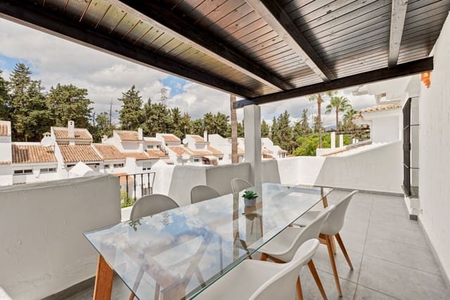 2 chambre Penthouse à vendre à Nueva Andalucia, Marbella avec piscine garage - 530 000 € (Ref: 10031659)