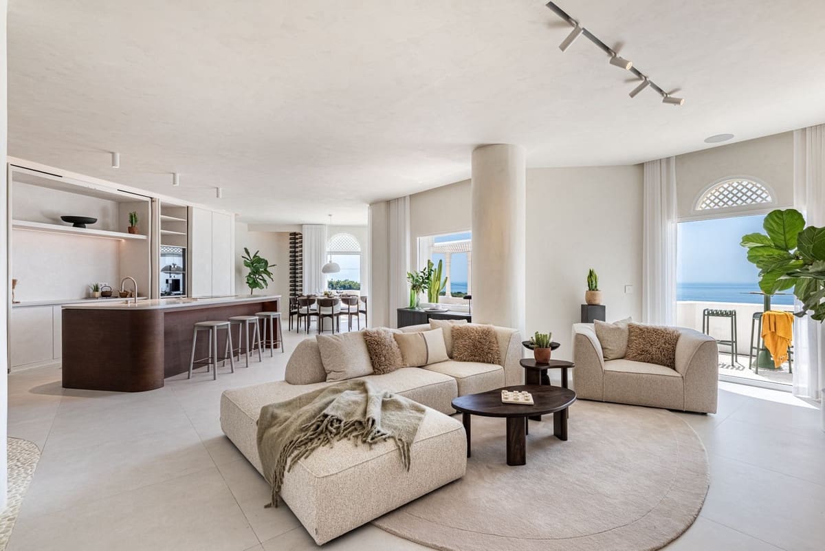 3 bedroom Penthouse for sale in Marbella with pool - € 2,595,000 (Ref: 10031660)