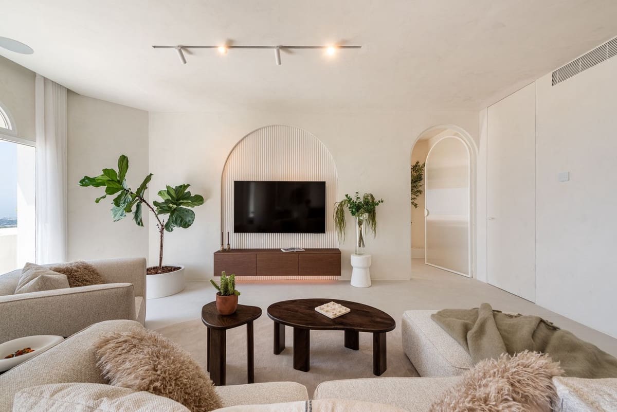 3 bedroom Penthouse for sale in Marbella with pool - € 2,595,000 (Ref: 10031660)