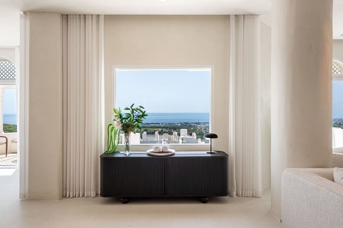 3 bedroom Penthouse for sale in Marbella with pool - € 2,595,000 (Ref: 10031660)