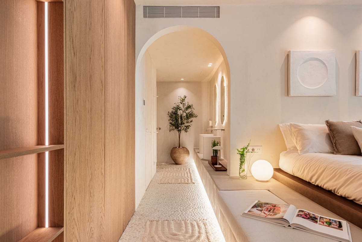 3 bedroom Penthouse for sale in Marbella with pool - € 2,595,000 (Ref: 10031660)