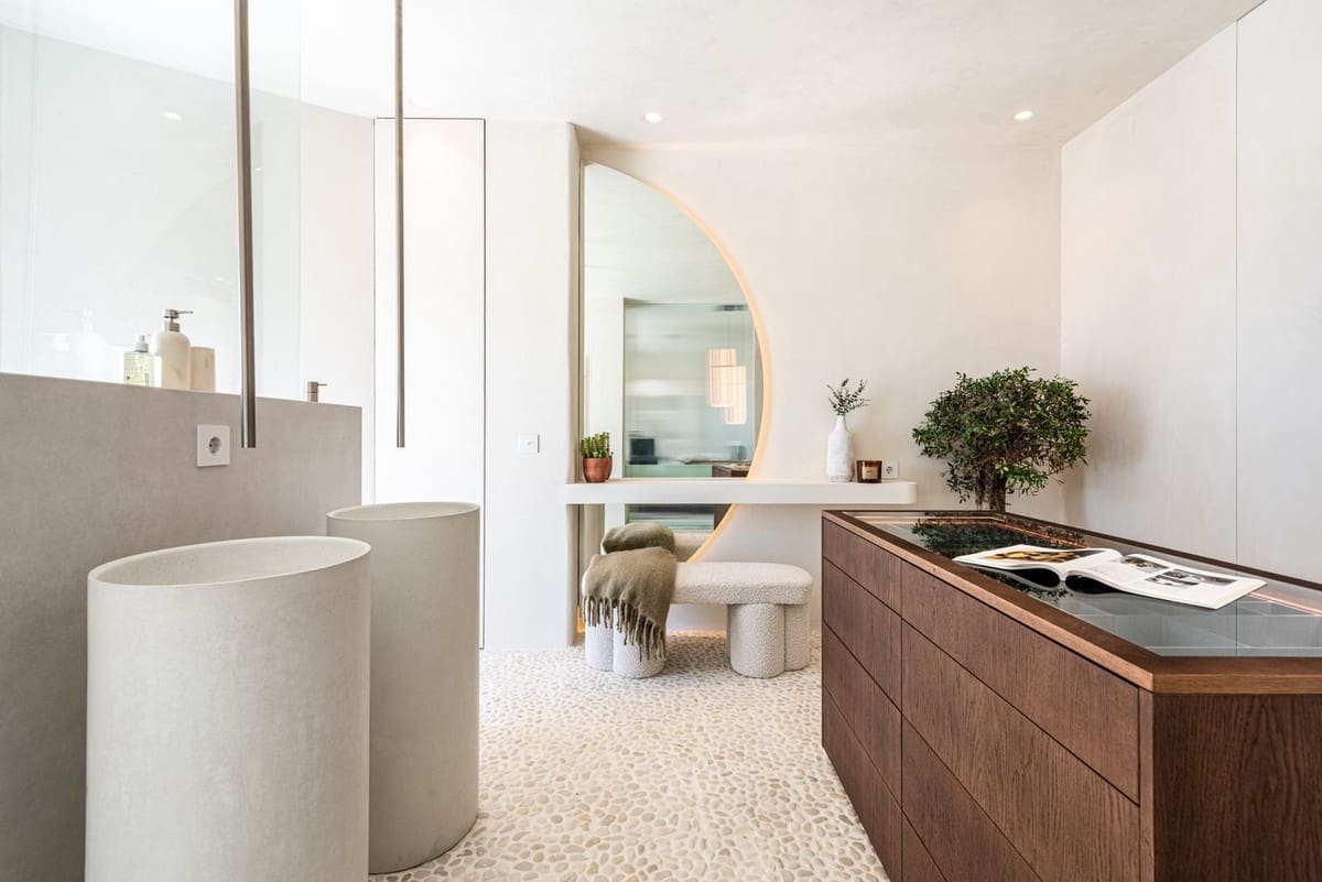 3 bedroom Penthouse for sale in Marbella with pool - € 2,595,000 (Ref: 10031660)