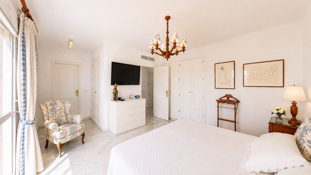 4 chambre Penthouse à vendre à Guadalmina avec piscine garage - 1 060 000 € (Ref: 10031661)