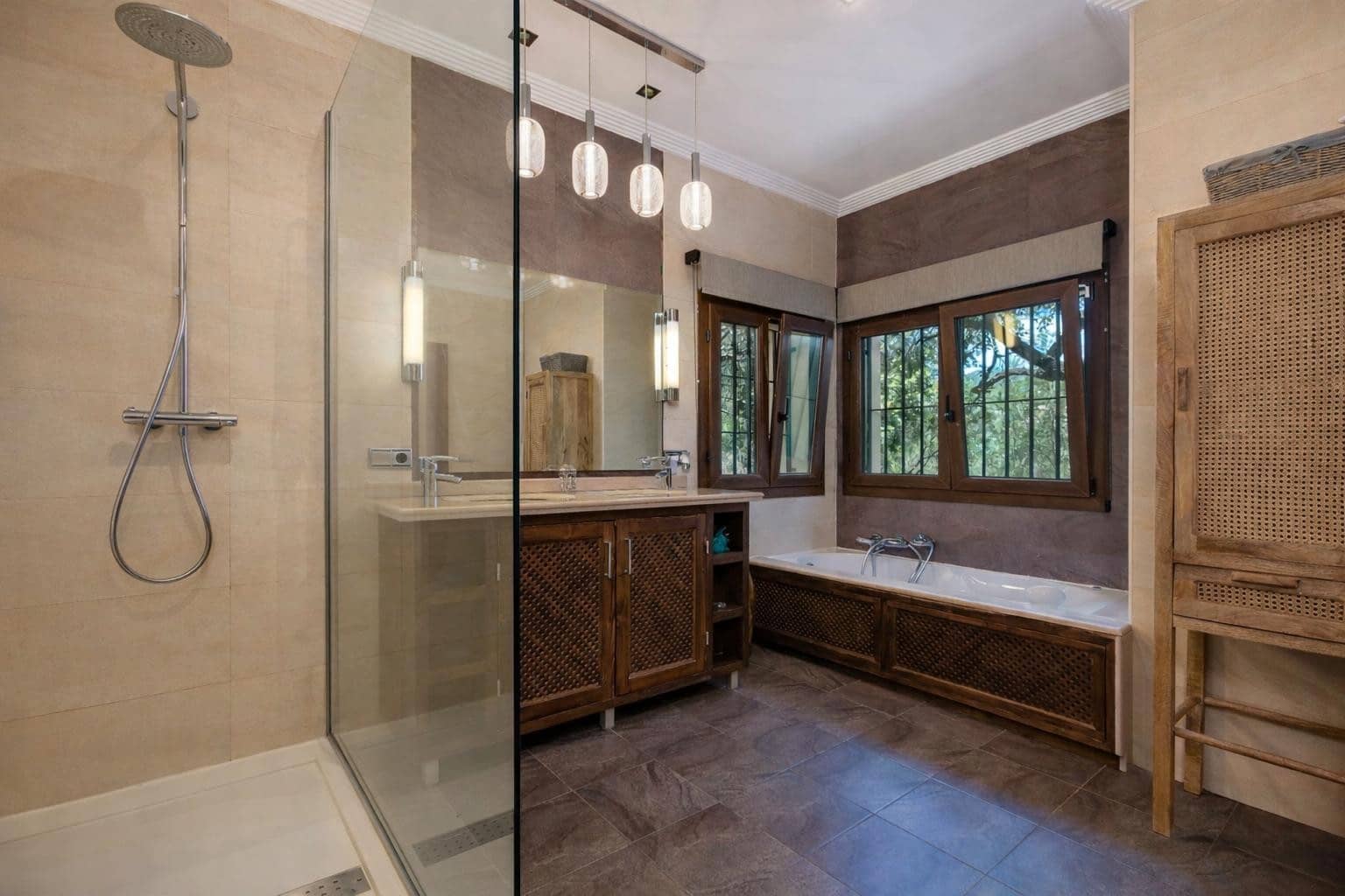 4 chambre Villa/Maison à vendre à Benahavis avec piscine garage - 2 895 000 € (Ref: 10033604)