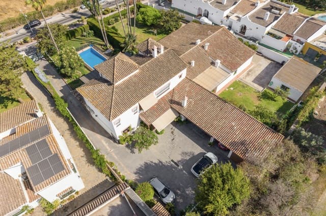 6 quarto Moradia para venda em Nueva Andalucia, Marbella com piscina garagem - 1 595 000 € (Ref: 10035070)