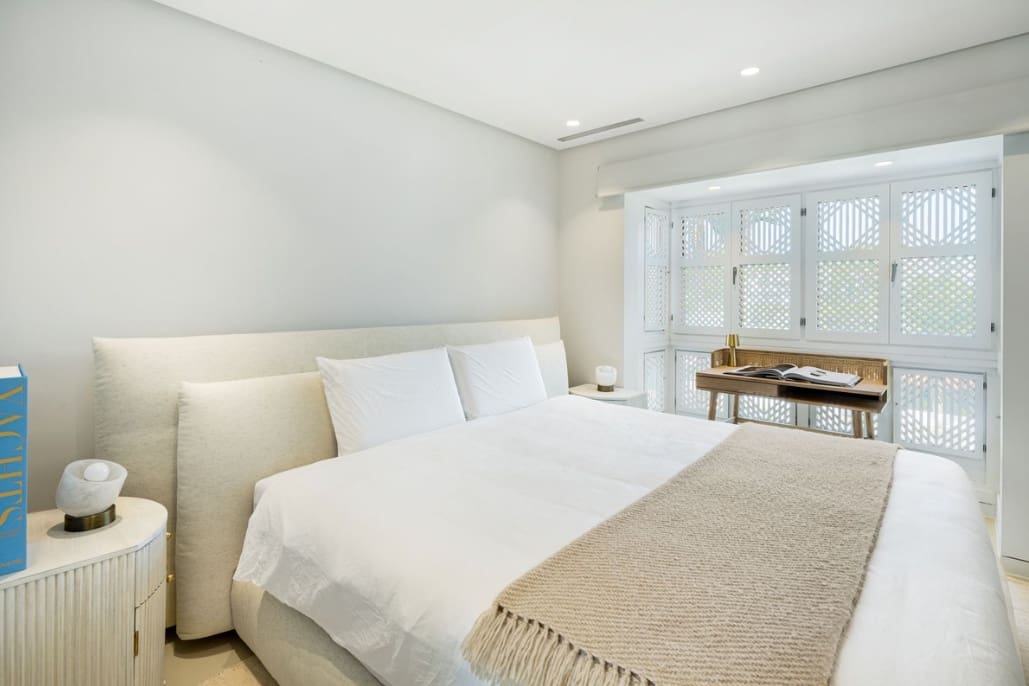 4 bedroom Penthouse for sale in Marbella with pool garage - € 7,895,000 (Ref: 10035071)