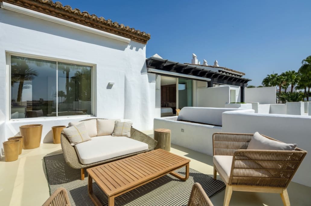 4 bedroom Penthouse for sale in Marbella with pool garage - € 7,895,000 (Ref: 10035071)