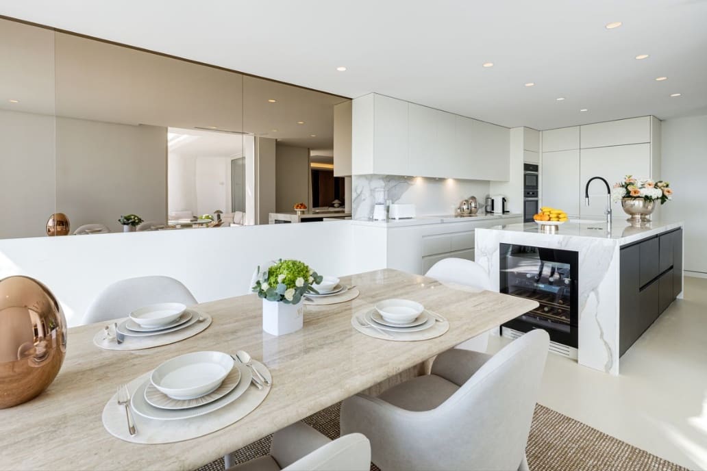 4 bedroom Penthouse for sale in Marbella with pool garage - € 7,895,000 (Ref: 10035071)