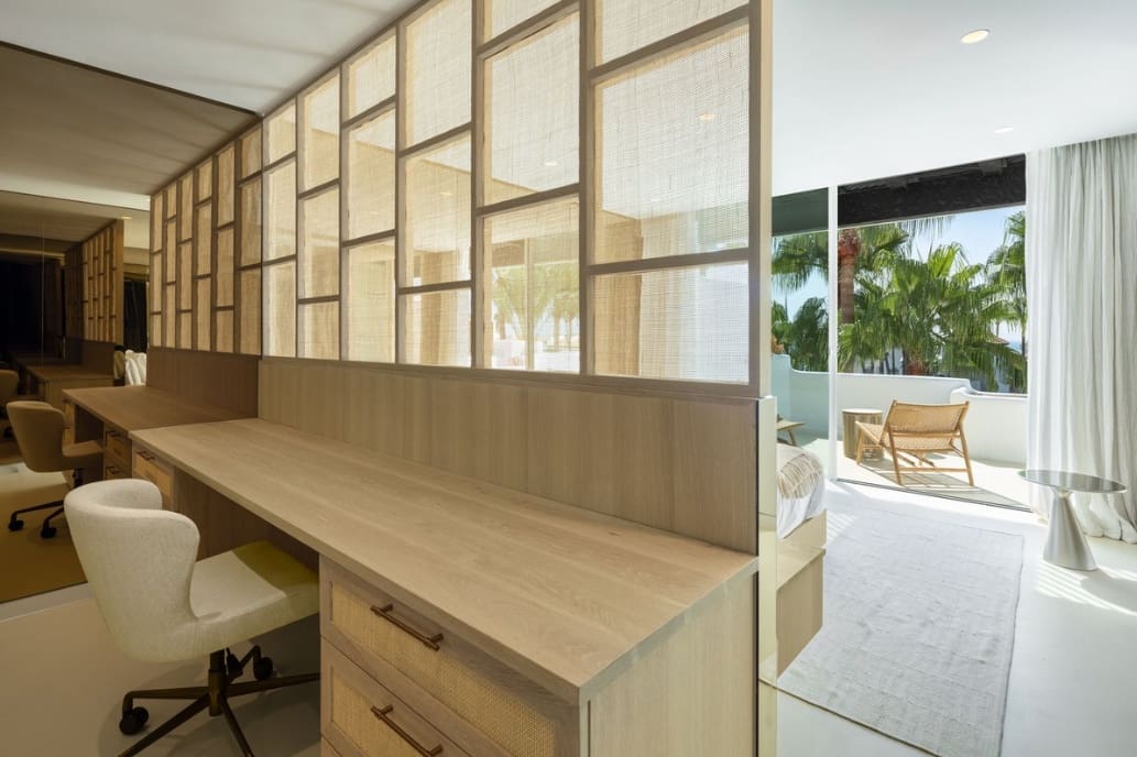 4 bedroom Penthouse for sale in Marbella with pool garage - € 7,895,000 (Ref: 10035071)