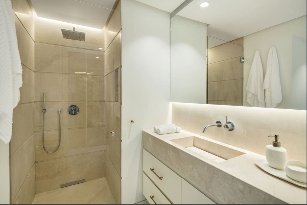 4 bedroom Penthouse for sale in Marbella with pool garage - € 7,895,000 (Ref: 10035071)