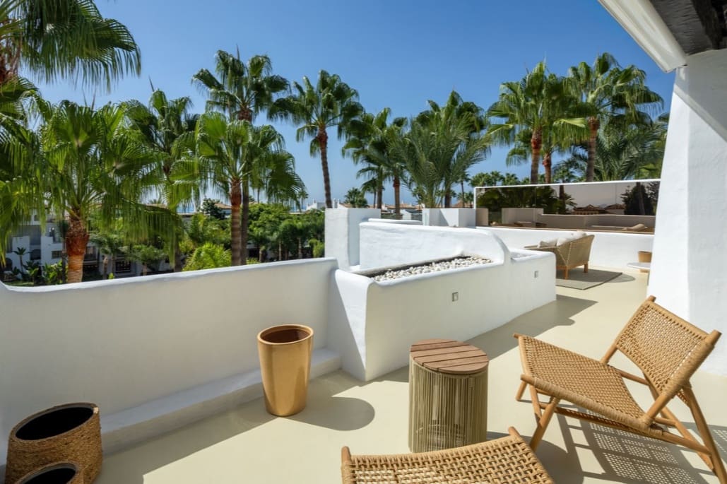 4 bedroom Penthouse for sale in Marbella with pool garage - € 7,895,000 (Ref: 10035071)