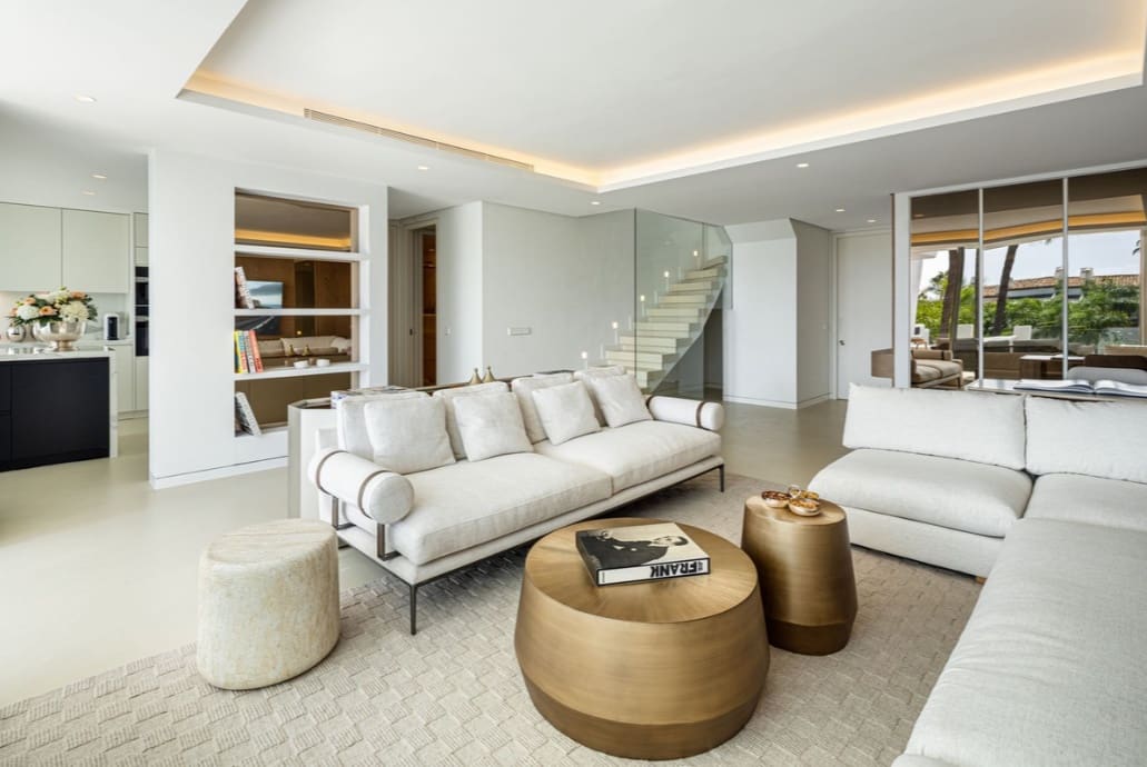 4 bedroom Penthouse for sale in Marbella with pool garage - € 7,895,000 (Ref: 10035071)