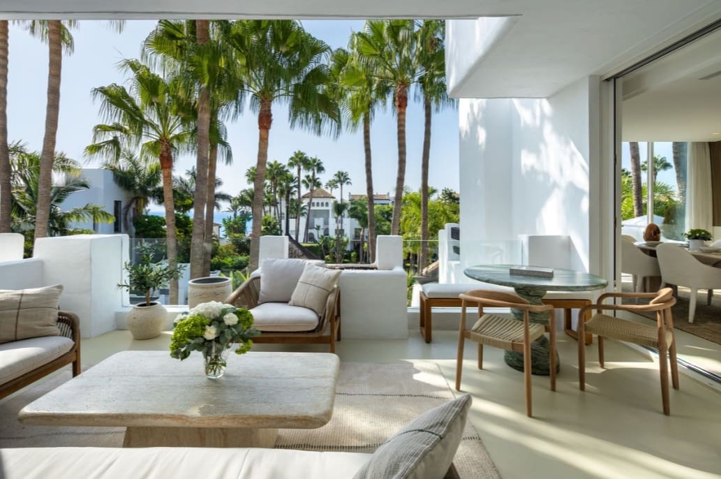 4 bedroom Penthouse for sale in Marbella with pool garage - € 7,895,000 (Ref: 10035071)