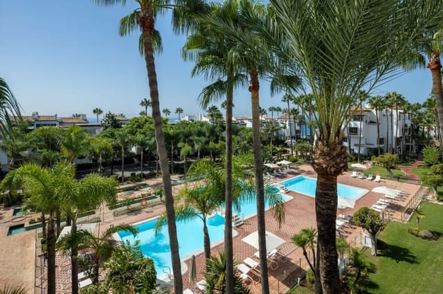 4 bedroom Penthouse for sale in Marbella with pool garage - € 7,895,000 (Ref: 10035071)