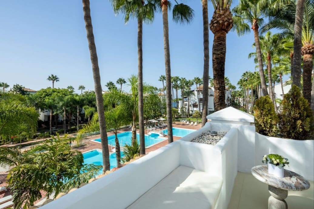 4 bedroom Penthouse for sale in Marbella with pool garage - € 7,895,000 (Ref: 10035071)