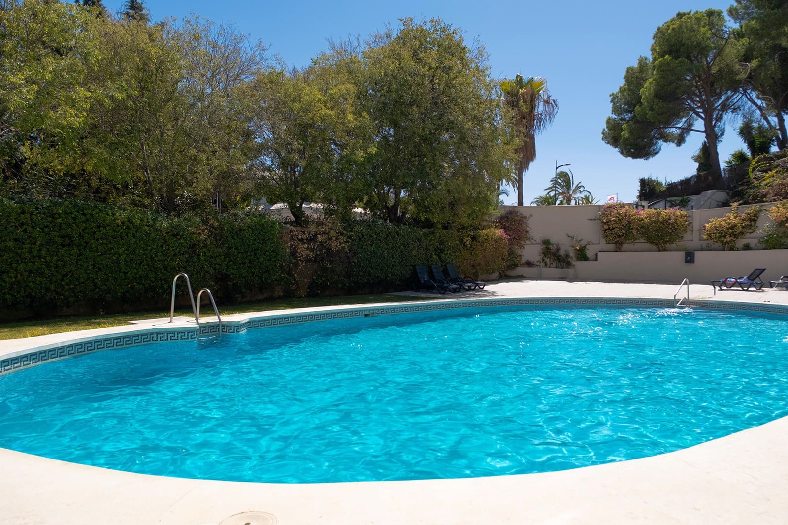 3 sypialnia Apartament na sprzedaż w Marbella z basenem garażem - 825 000 € (Ref: 10037144)