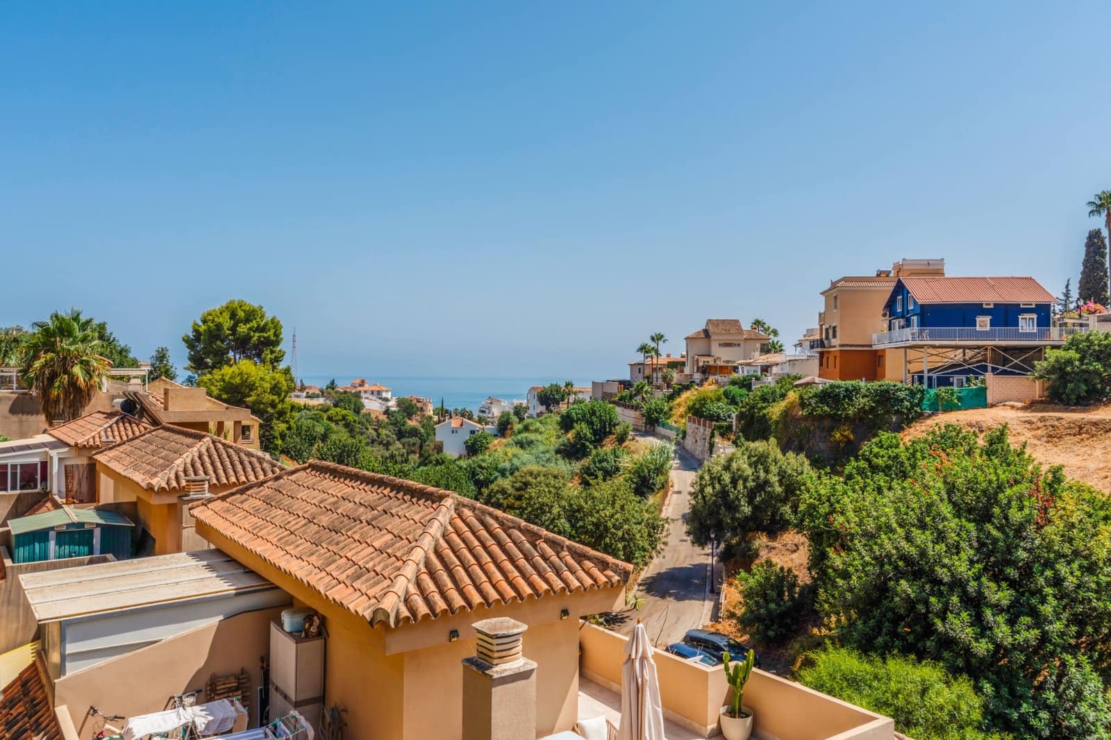 2 bedroom Townhouse for sale in Fuengirola with pool garage - € 595,000 (Ref: 10040748)