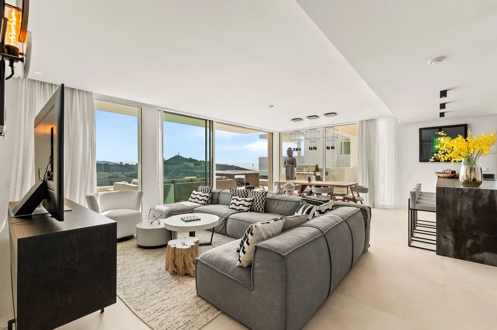 3 slaapkamer Penthouse te koop in Ojen met zwembad garage - € 2.400.000 (Ref: 10042705)