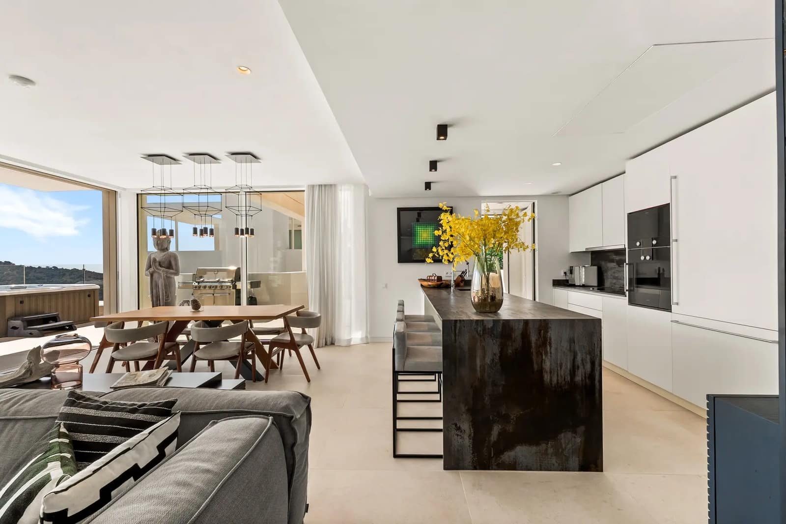3 slaapkamer Penthouse te koop in Ojen met zwembad garage - € 2.400.000 (Ref: 10042705)