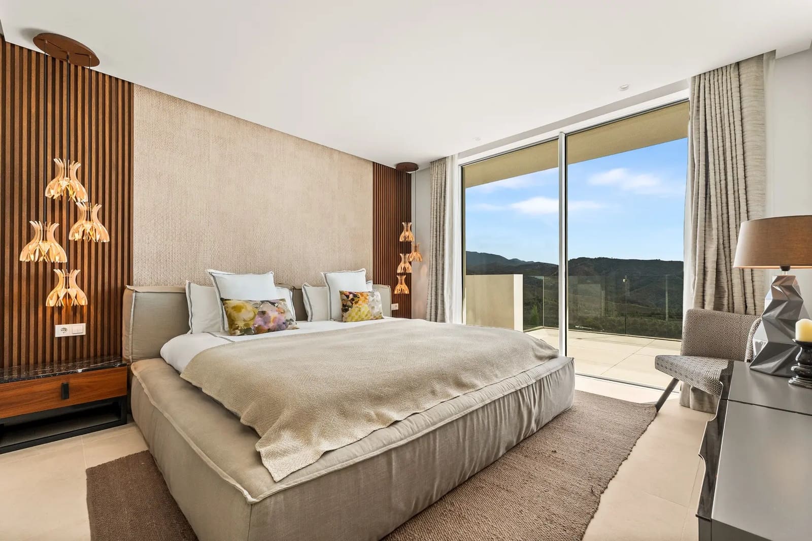 3 slaapkamer Penthouse te koop in Ojen met zwembad garage - € 2.400.000 (Ref: 10042705)