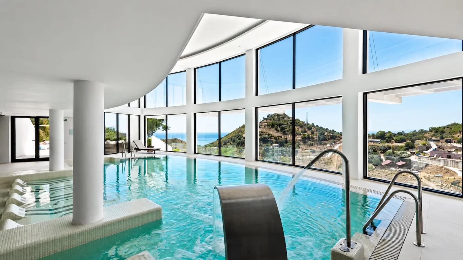 3 slaapkamer Penthouse te koop in Ojen met zwembad garage - € 2.400.000 (Ref: 10042705)
