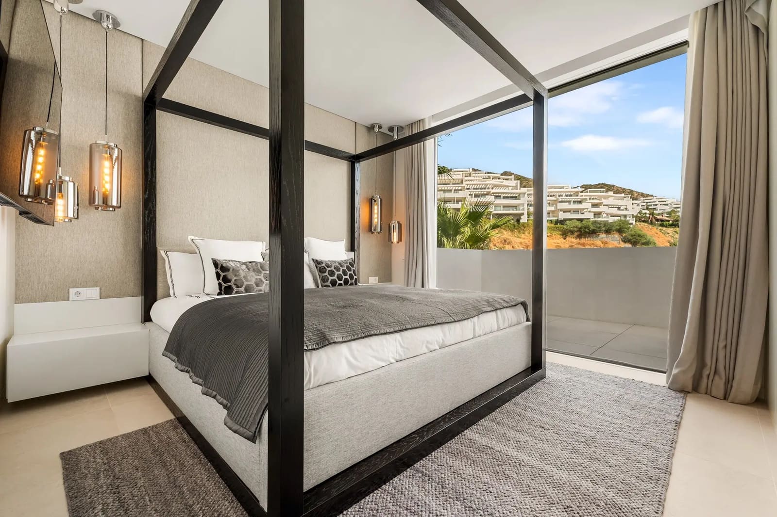 3 slaapkamer Penthouse te koop in Ojen met zwembad garage - € 2.400.000 (Ref: 10042705)
