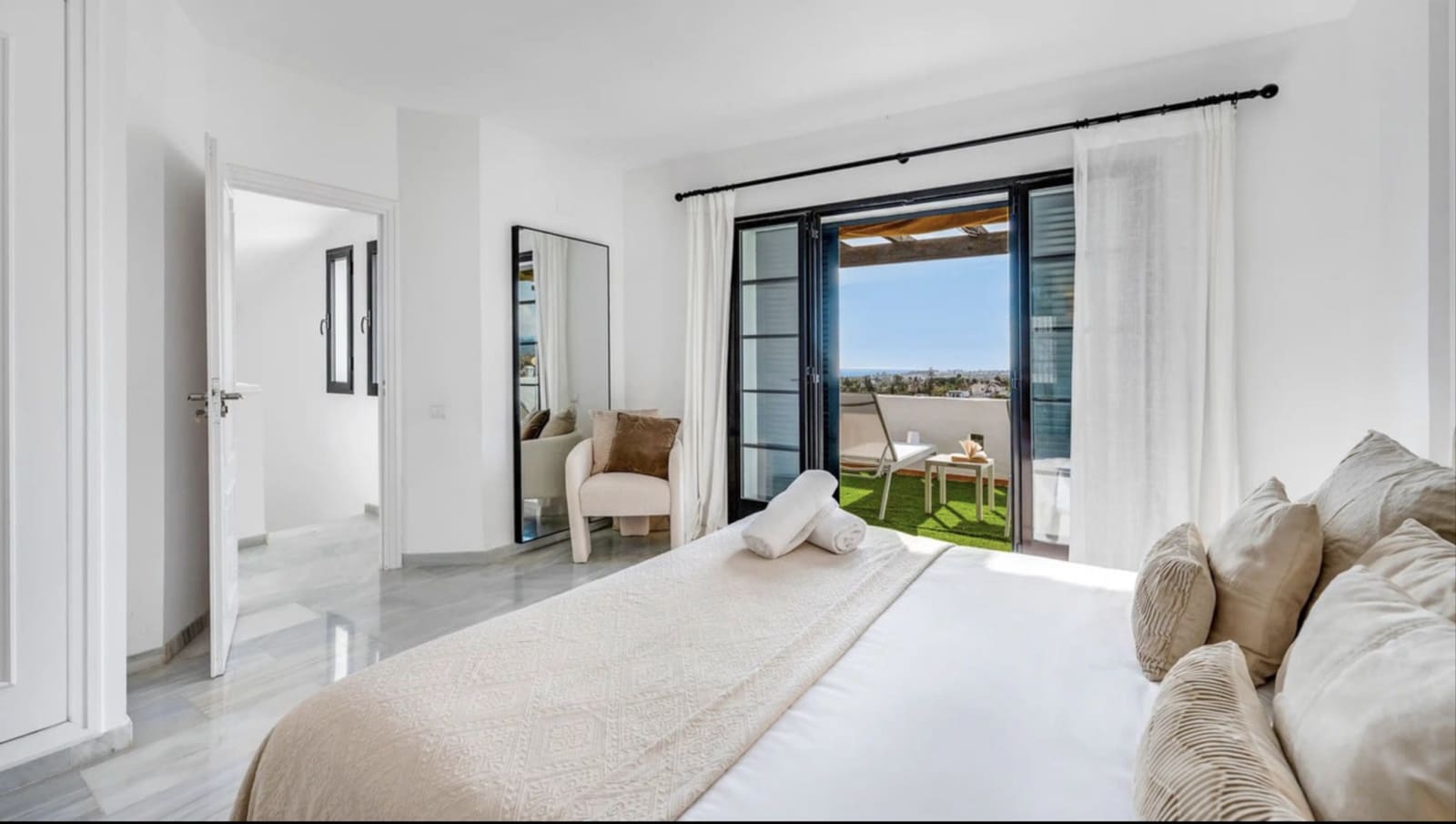 3 quarto Penthouse para venda em Marbella com piscina garagem - 1 495 000 € (Ref: 10042706)