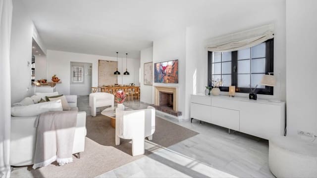 3 quarto Penthouse para venda em Marbella com piscina garagem - 1 495 000 € (Ref: 10042706)
