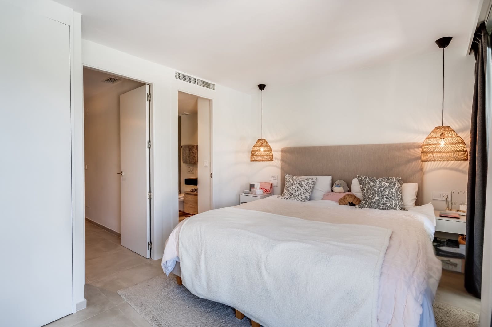 4 quarto Moradia para venda em Nueva Andalucia com piscina garagem - 1 895 000 € (Ref: 10044724)