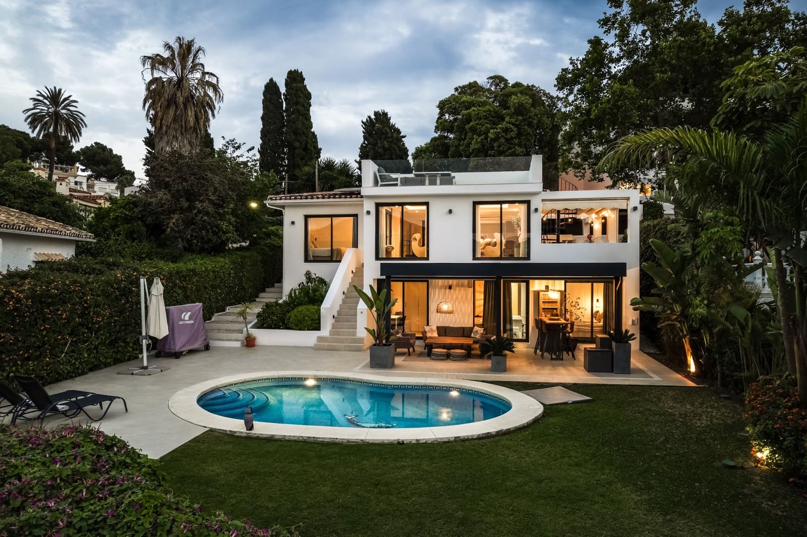 4 quarto Moradia para venda em Nueva Andalucia com piscina garagem - 1 895 000 € (Ref: 10044724)