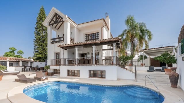 5 quarto Moradia para venda em San Pedro de Alcantara, Marbella com piscina garagem - 1 995 000 € (Ref: 10044725)